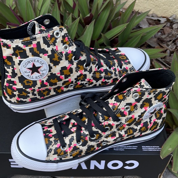 CONVERSE CTAS HI WMNS - Picture 11 of 16